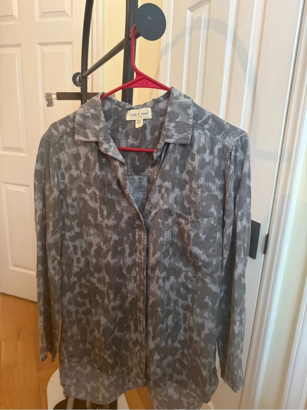 Anthropologie Cloth & Stone Gray Button-Down Shirt S
